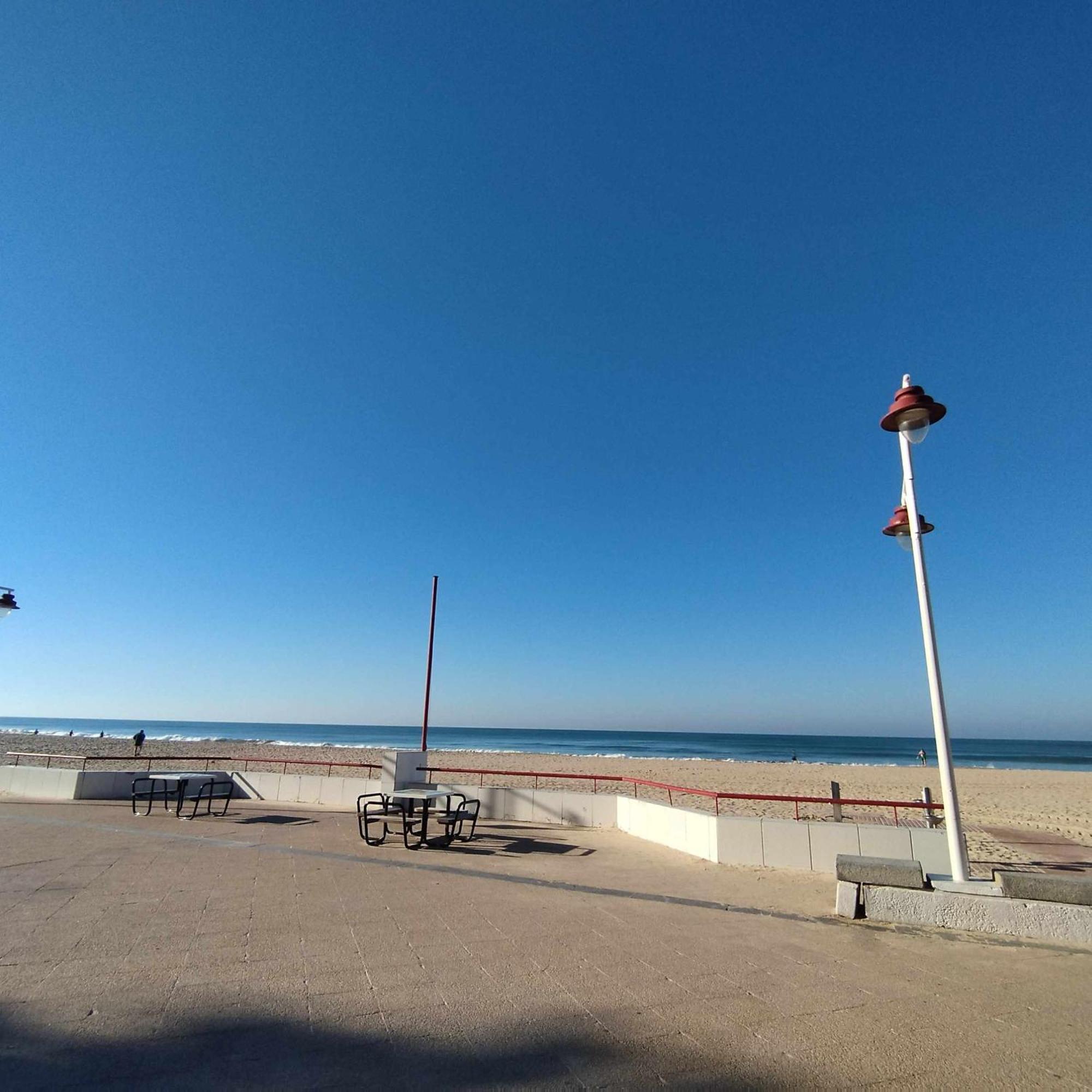 Ferienwohnung Encantador Apartamento Frente A La Playa Victoria Cádiz Exterior foto