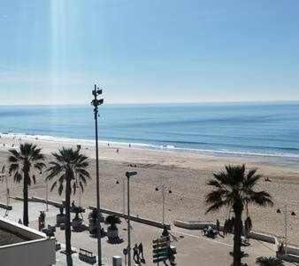 Ferienwohnung Encantador Apartamento Frente A La Playa Victoria Cádiz Exterior foto