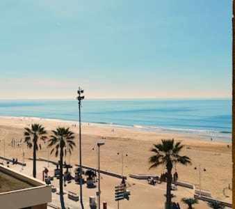 Ferienwohnung Encantador Apartamento Frente A La Playa Victoria Cádiz Exterior foto